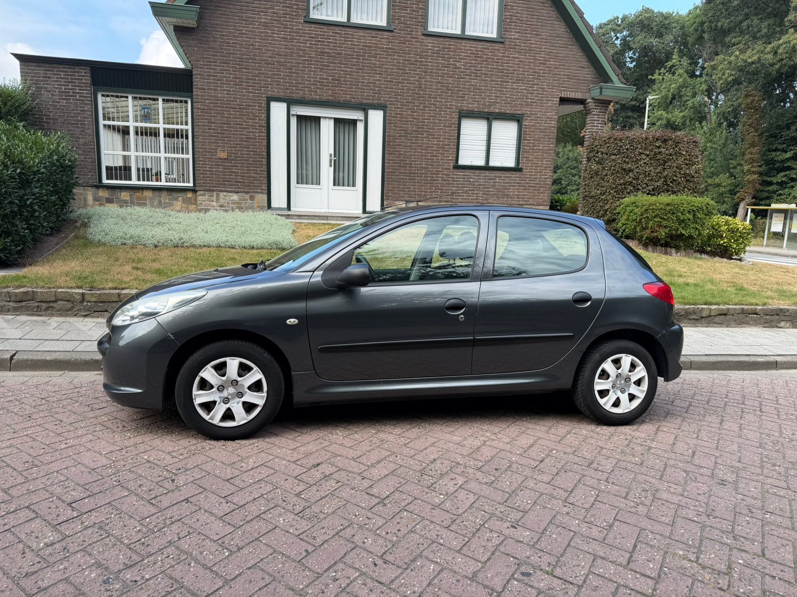 Peugeot 206+, essence 1.1i, Euro5, carpass 5 portes, Achat, Entreprise, Boîte manuelle, Entretenue par le concessionnaire