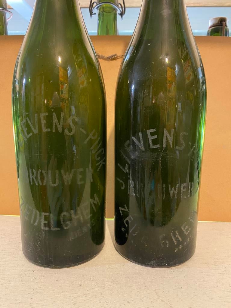 2 verschillende flessen brouwerij jos lievens pyck zedelgem, Verzamelen, Ophalen, Gebruikt