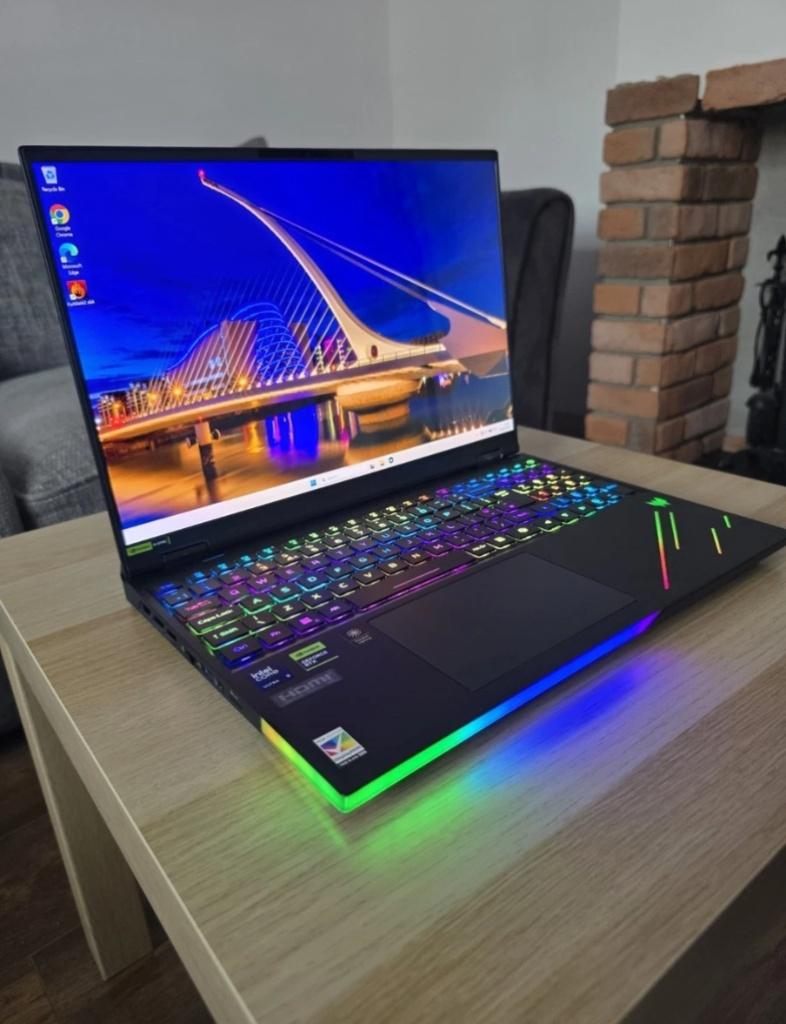 Acer Predator Helios 16 AI RTX 5090 OLED 240hz - État neuf -, Informatique & Logiciels, Neuf, 64 GB ou plus, 16 pouces, Gaming
