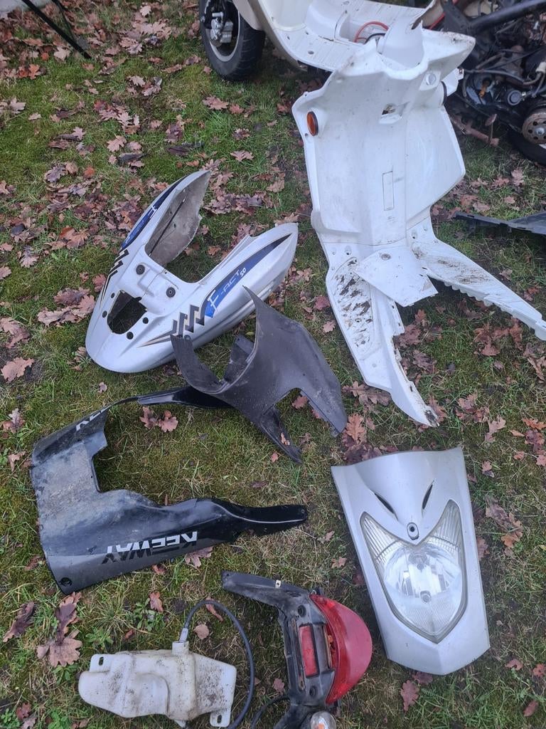 Diverse 50cc scooter onderdeelen van alle modellen en merken, Fietsen en Brommers, Brommeronderdelen | Scooters, Ophalen of Verzenden