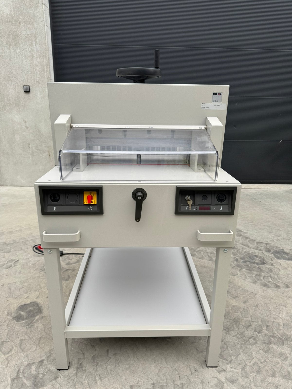 Machine de découpe de papier professionnelle IDEAL 4810-95, Enlèvement