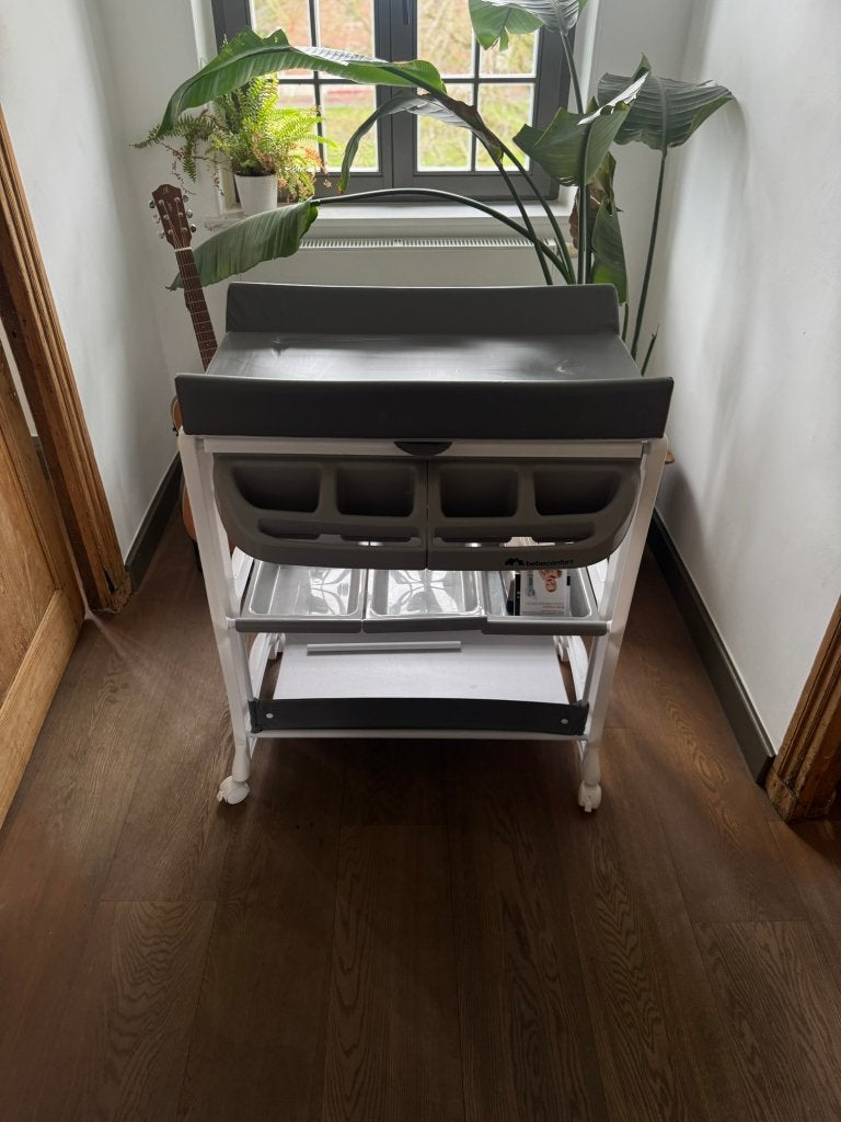 Bebeconfort aankleedcommode met ingebouwd babybad,, Ophalen, Gebruikt, Aankleedkussen, Overige merken