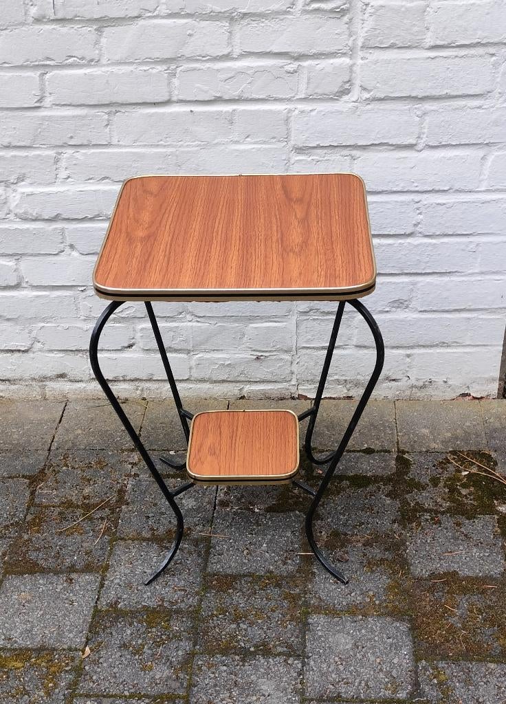 Bijzettafeltje. Vintage. Plantentafel., Huis en Inrichting, Tafels | Bijzettafels, Overige materialen, Minder dan 55 cm, Gebruikt