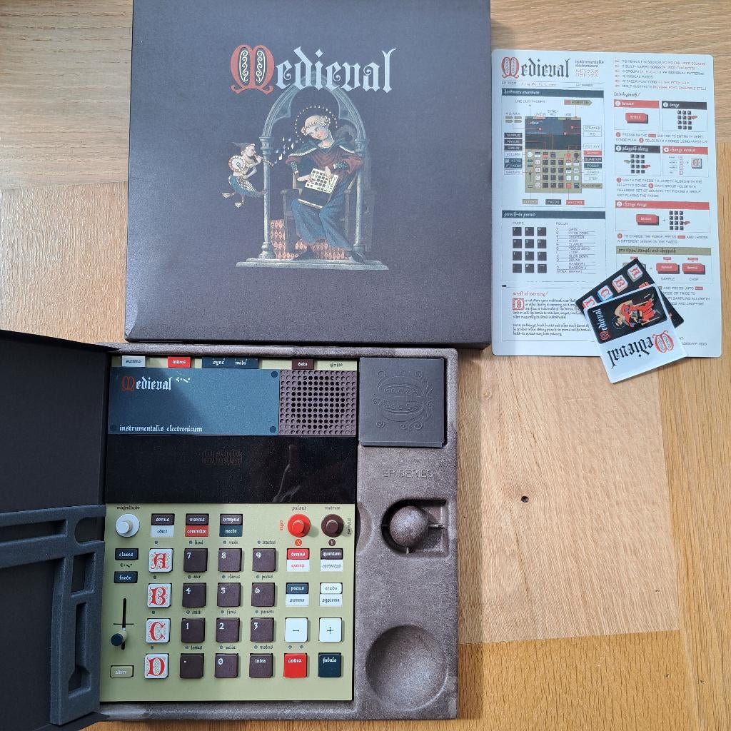 EP-1320 Medieval: Échantillonneur de musiques médiévales, Enlèvement, Comme neuf, Multi-effet