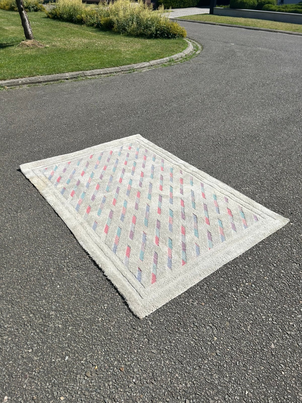 Vintage jaren 80/90 tapijt zuiver scheerwol pastel, Huis en Inrichting, Stoffering | Tapijten en Vloerkleden, 150 tot 200 cm, 200 cm of meer