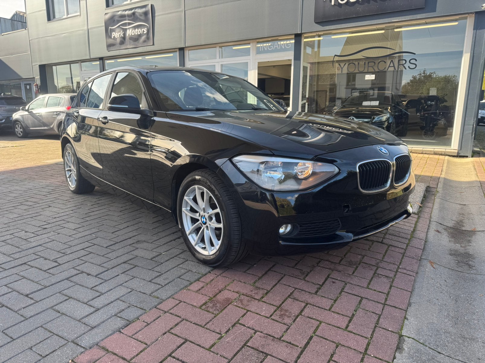 BMW 116 - BENZINE - AIRCO - 154.000 km - 2014, Auto's, 100 kW, Zwart, Bedrijf, 5 deurs