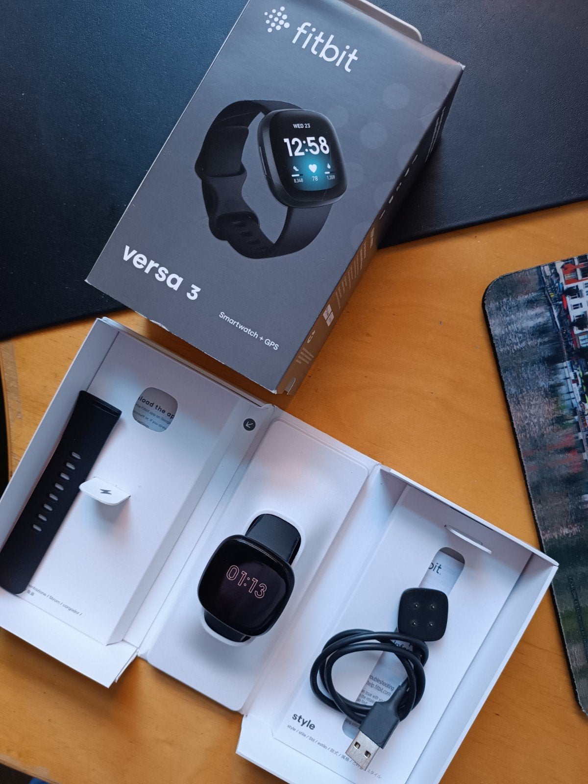 fitbit versa 3 goede staat €30, Bijoux, Sacs & Beauté, Enlèvement