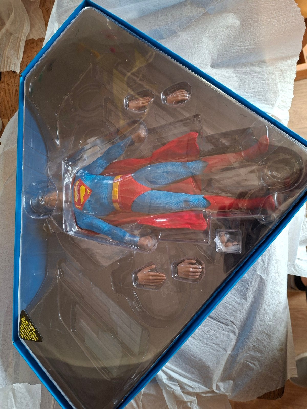 Unieke kans voor de échte DC-verzamelaar: Hot Toys MMS152 Su, Verzamelen, Ophalen of Verzenden, Nieuw