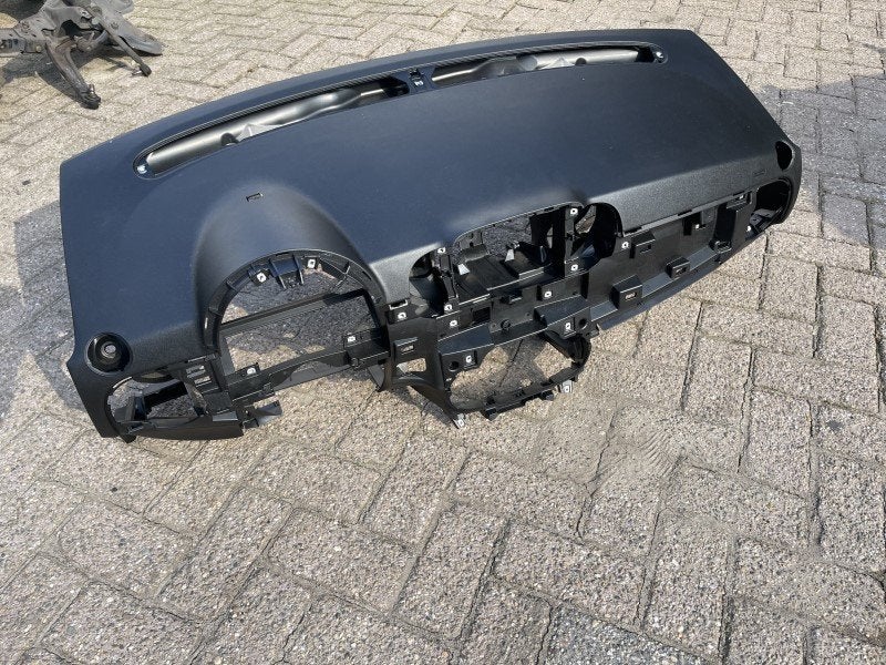 TABLEAU DE BORD zwart Abarth 500 / 595 / 695 (01-2008/-), Taurusavenue 1
2132 LS  Hoofddorp, NL, Webaccessibility@stellantis.com