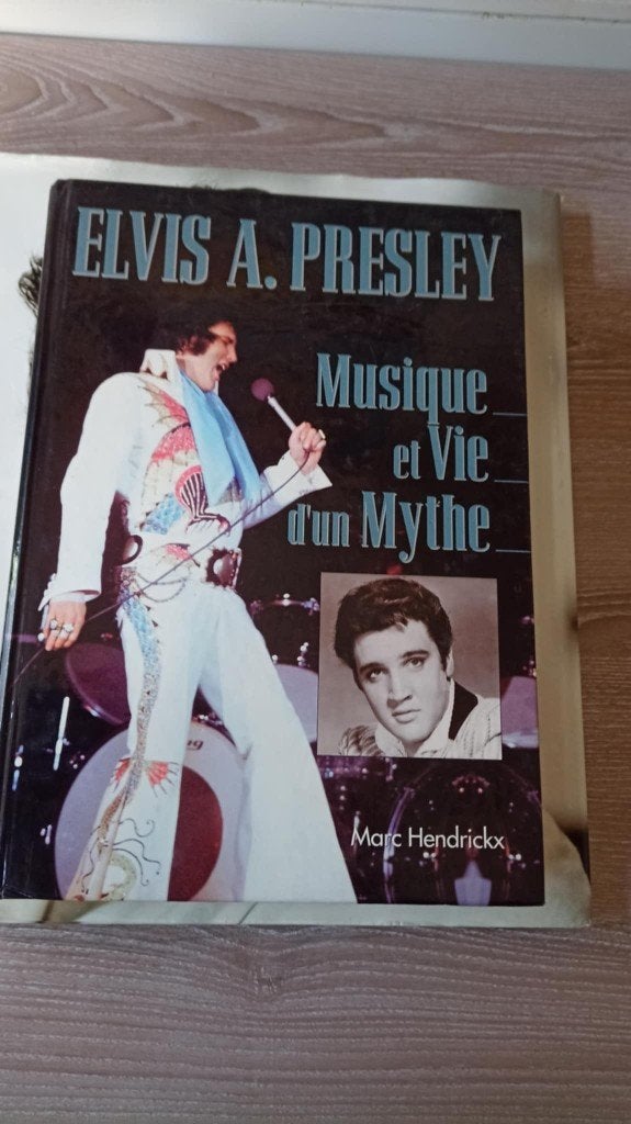 Elvis boek muziek, mens mythe, (eerste editie) Frans, Ophalen of Verzenden, Zo goed als nieuw, Artiest