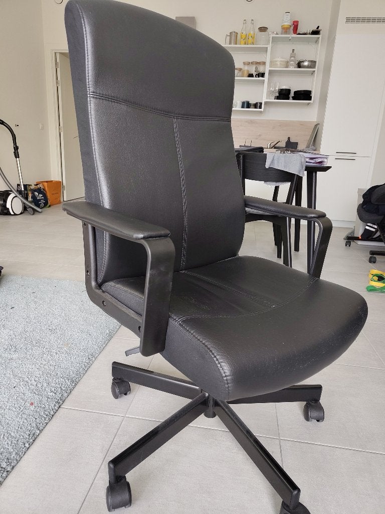 Ikea MILLBERGET Chaise pivotante, brun foncé, Enlèvement, Utilisé, Noir, Chaise de bureau