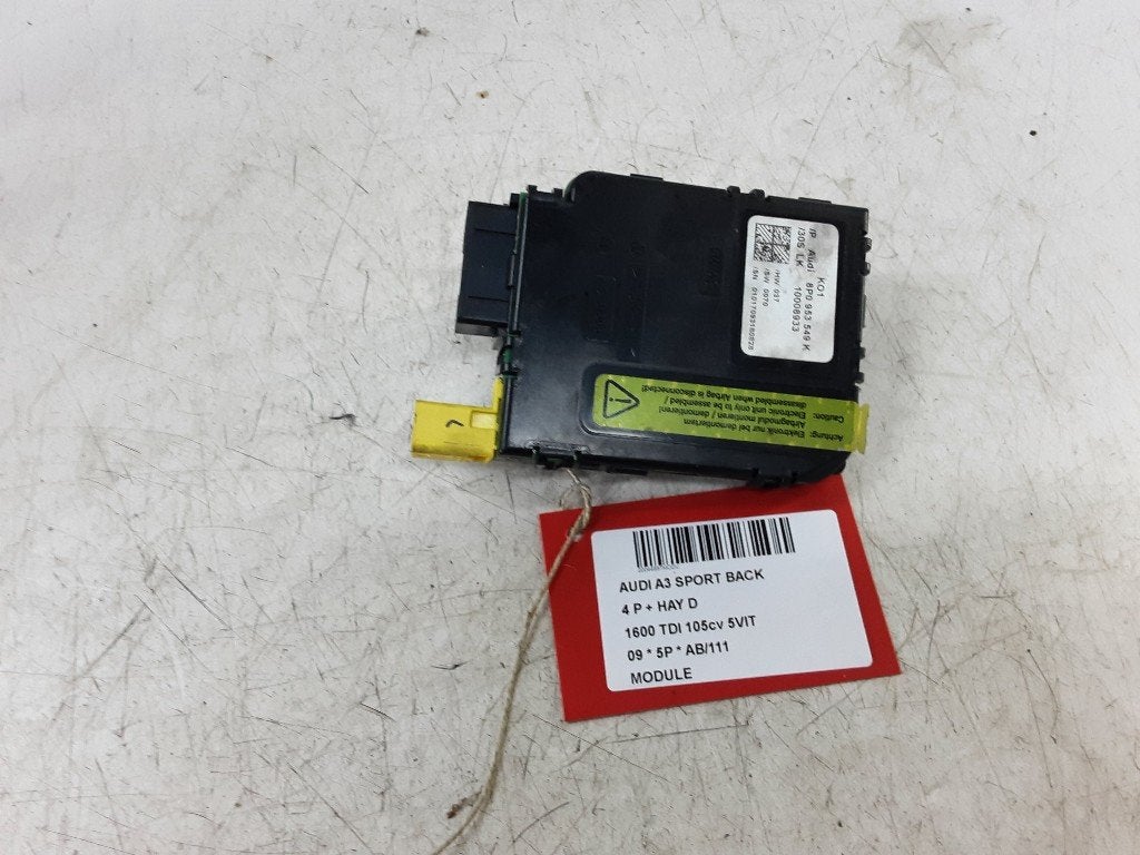 UNITE ELECTRONIQUE Audi A3 Sportback (8PA) (8PO953549K), Auto-Union-Straße  1,
85057  Ingolstadt, DE, Info@audi.de, Audi, Utilisé
