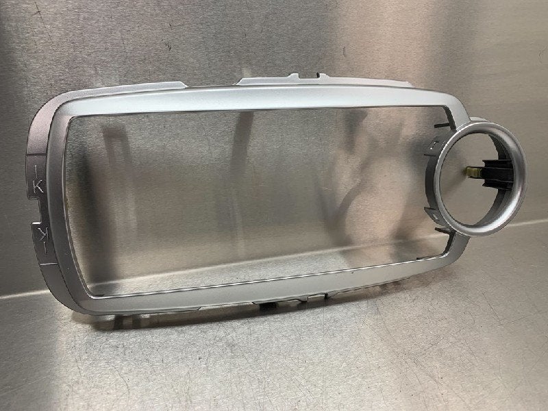 DIVERS Radio omlijsting Yaris III (P13) (|864510D010|), Utilisé, Toyota