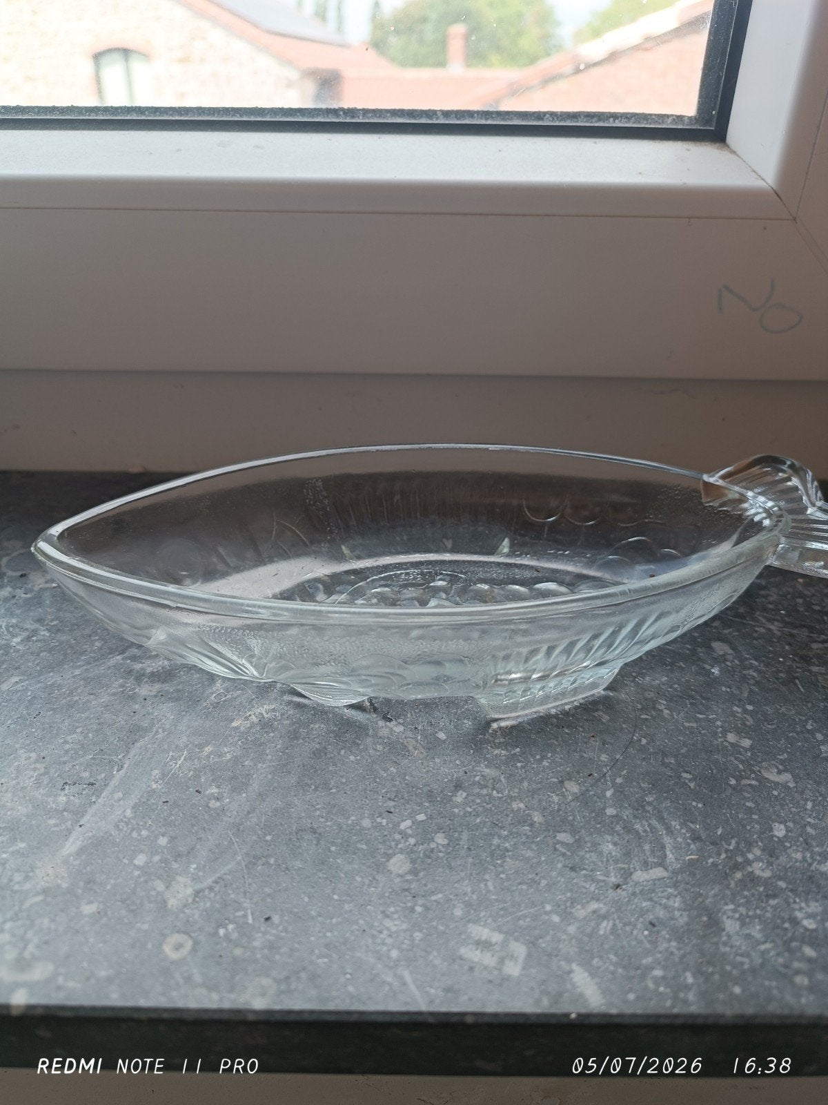 Bekers in de vorm van vissen, Ophalen
