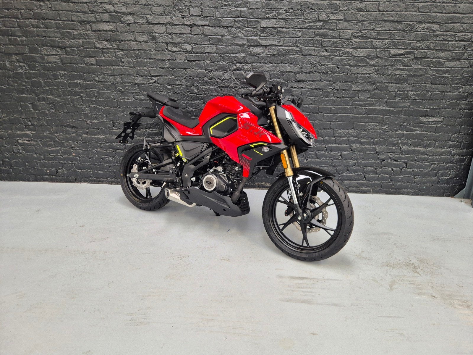 QJmotor SRK 125 S2 - sportieve naked - A1/B rijbewijs, ABS, Entreprise, Permis Moto A1 minimum, QJ Motor