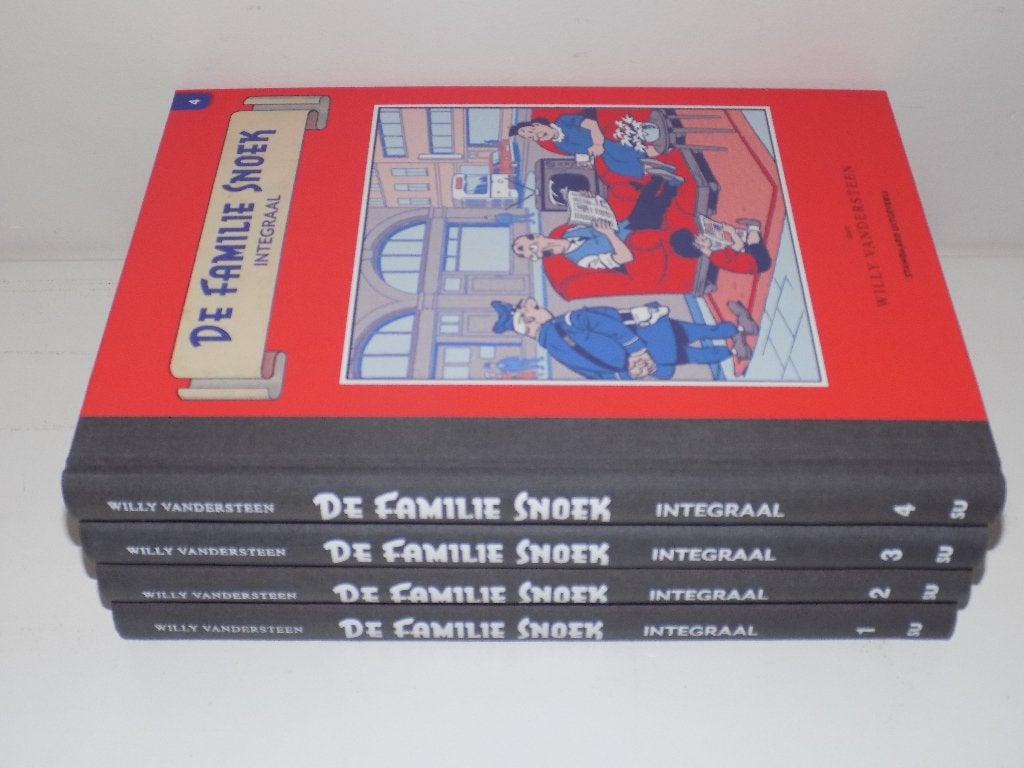 De familie Snoek ~ Complete serie Luxe Integrale HC's 1 tm 4, Boeken, Stripverhalen, Complete serie of reeks, Verzenden, Zo goed als nieuw