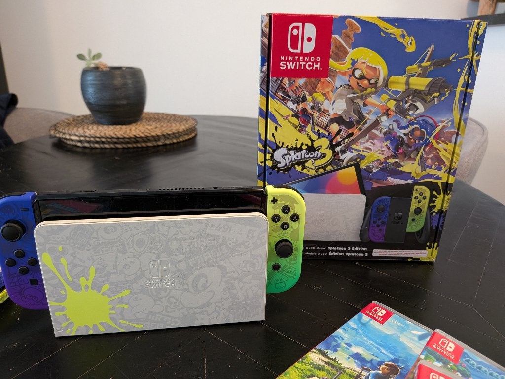 Nintendo Switch OLED Splatoon Set,4 Games,ProController,Case, Met games, Met 2 controllers, Zo goed als nieuw, Switch OLED