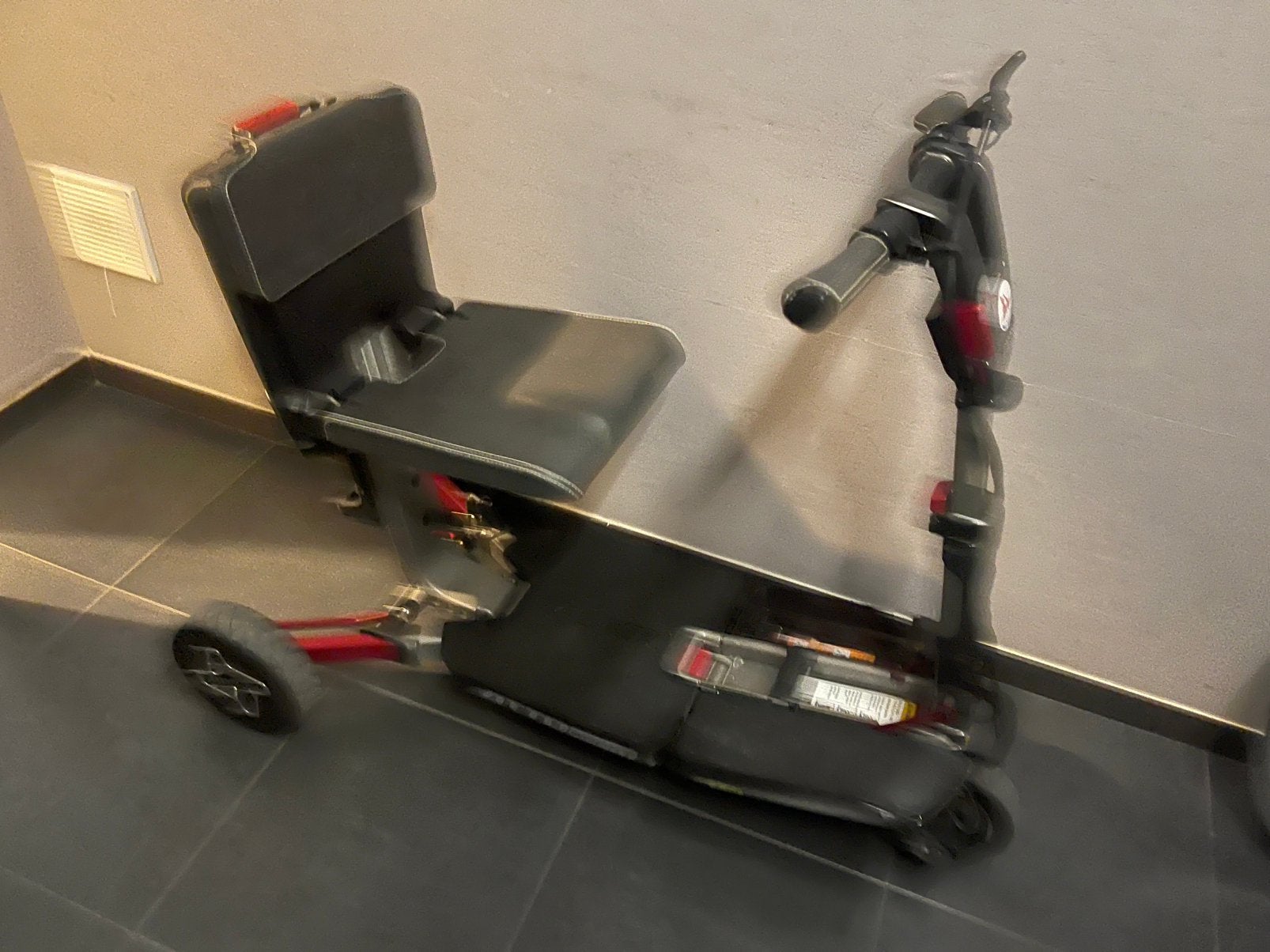 Scootmobieil, Enlèvement, Comme neuf, 15 km ou moins, 10 km/h ou moins