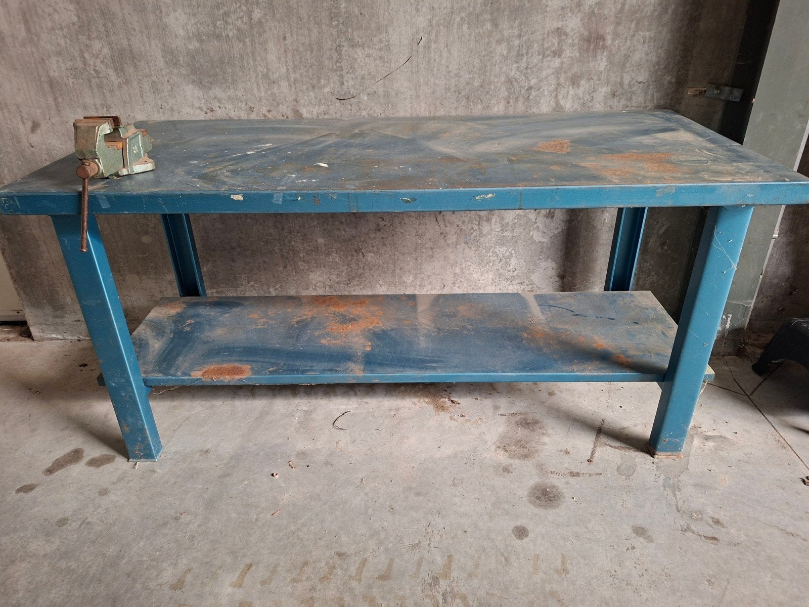 Metalen werkbank , met losse bankschroef, Doe-het-zelf en Bouw, Werkbanken, Ophalen, Gebruikt, 70 tot 120 cm, Bankschroef
