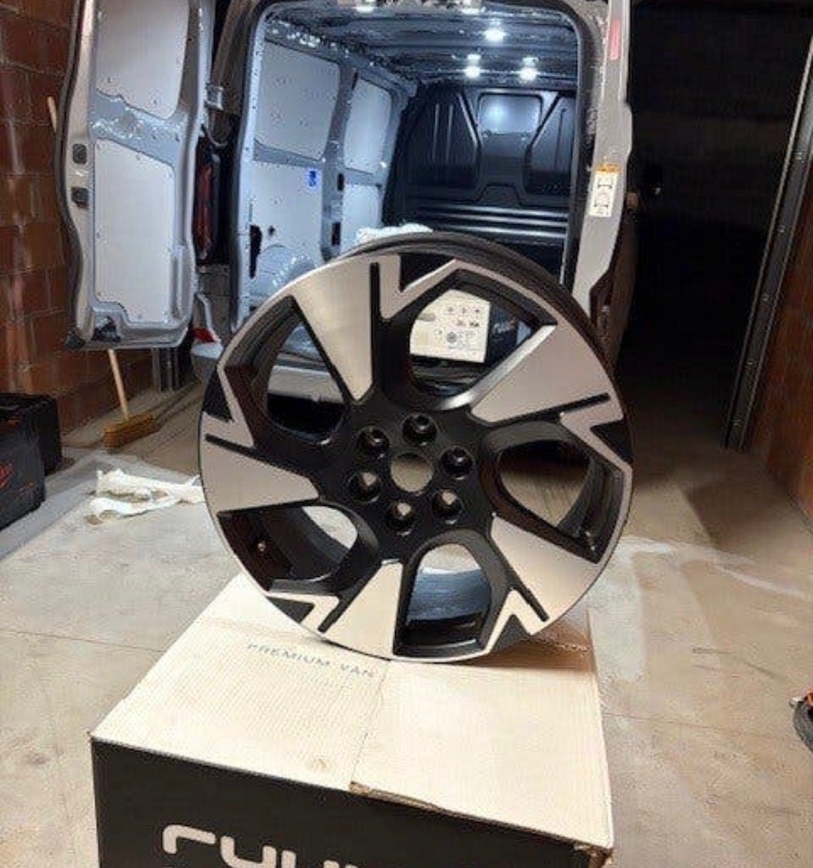 4nieuwe velgen Ford Transit Custom en VW 19 inch 0km!, Auto-onderdelen, Banden en Velgen, Bestelwagen, Velg(en), Nieuw, Ophalen