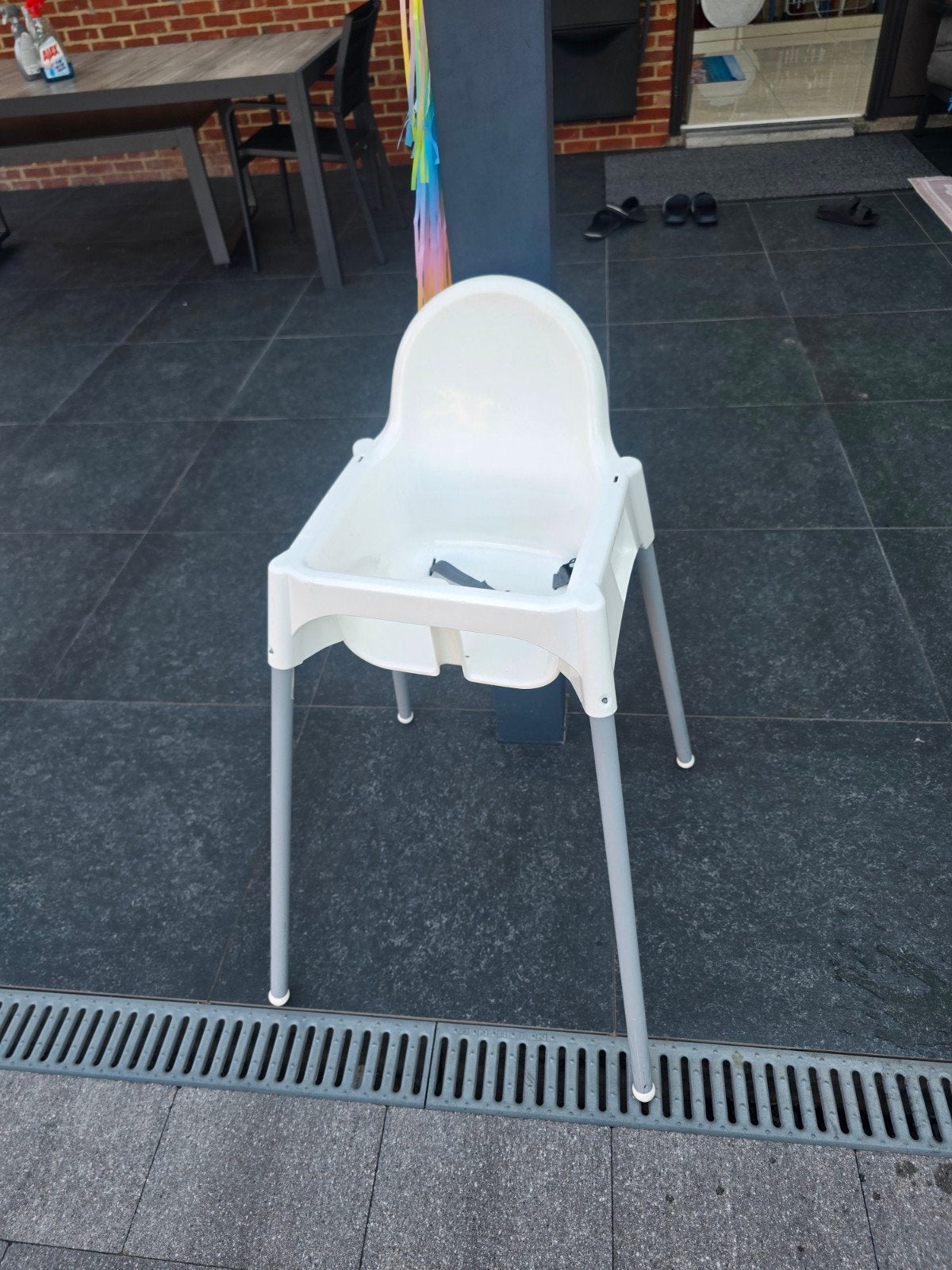Kinder stoelen, Enlèvement