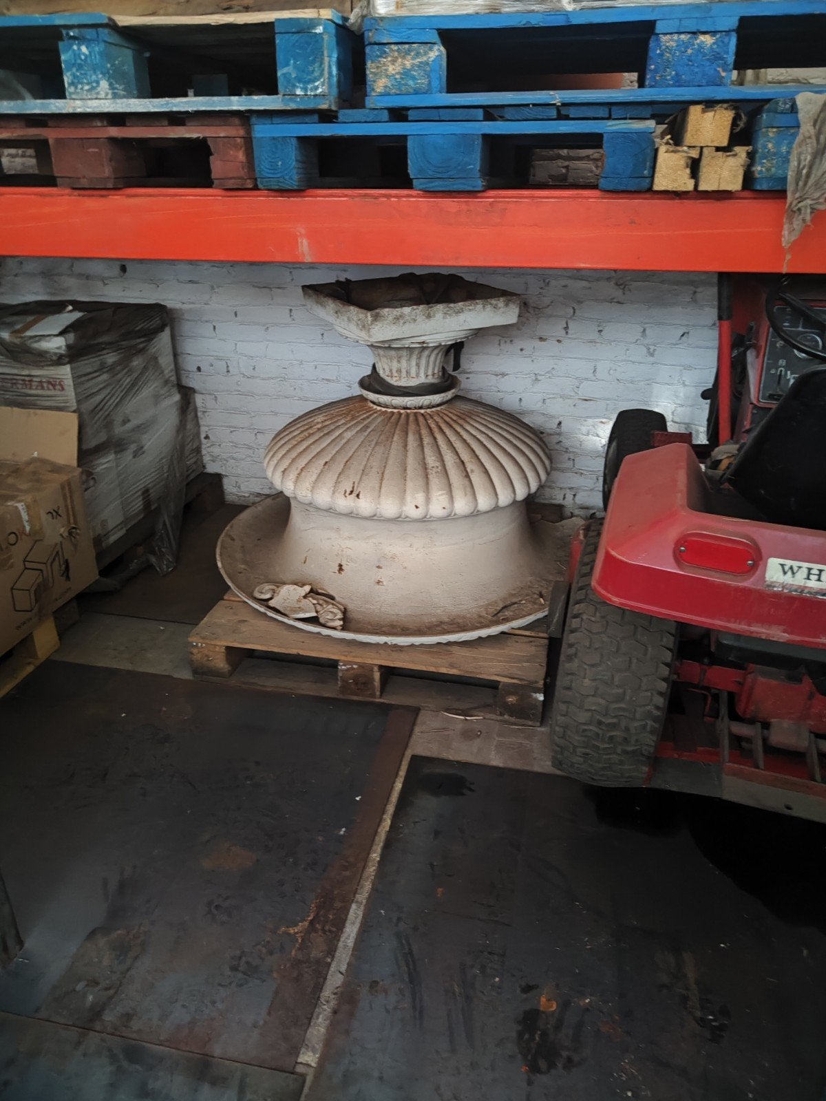 vase en fonte, Enlèvement, Utilisé