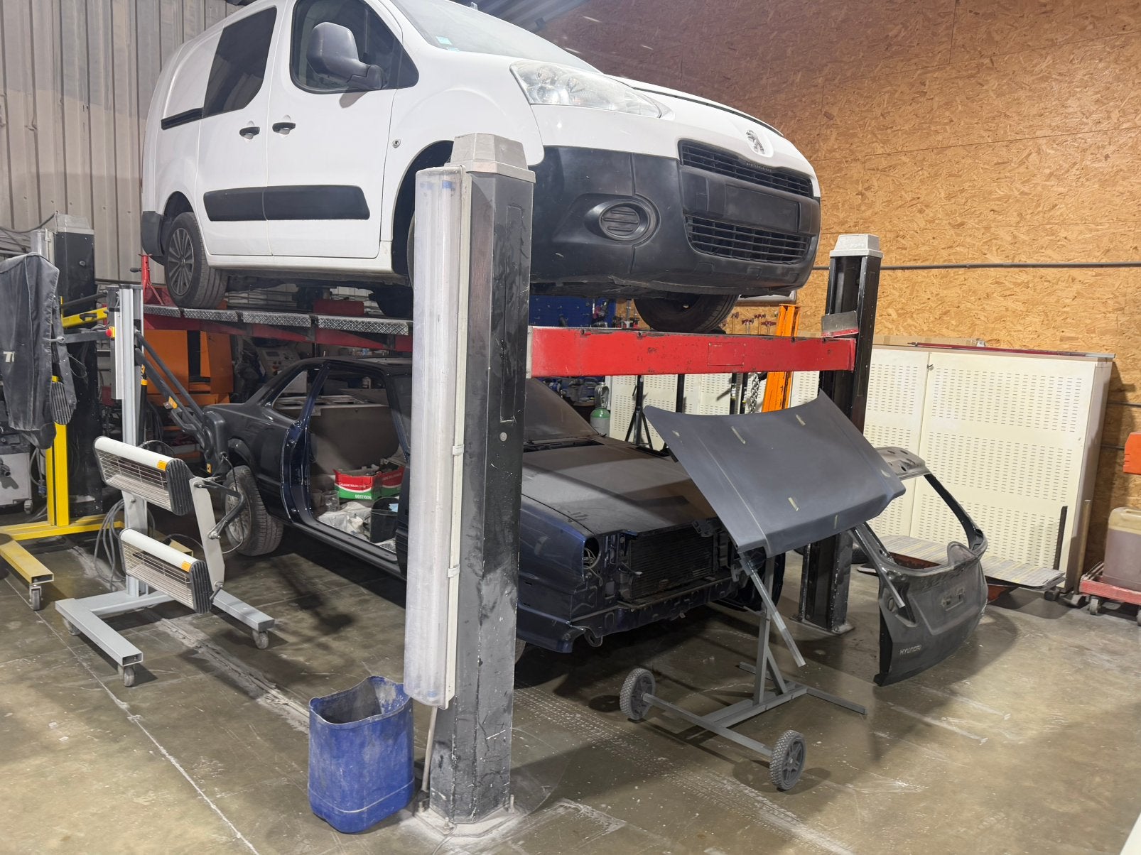 CarBench Carrosserie richtbank 10ton., Auto diversen, Autogereedschap, Ophalen, Gebruikt