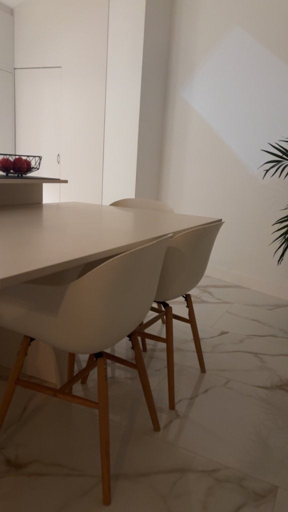 4 Witte keukenstoelen, Ophalen, Wit, Hout, Zo goed als nieuw