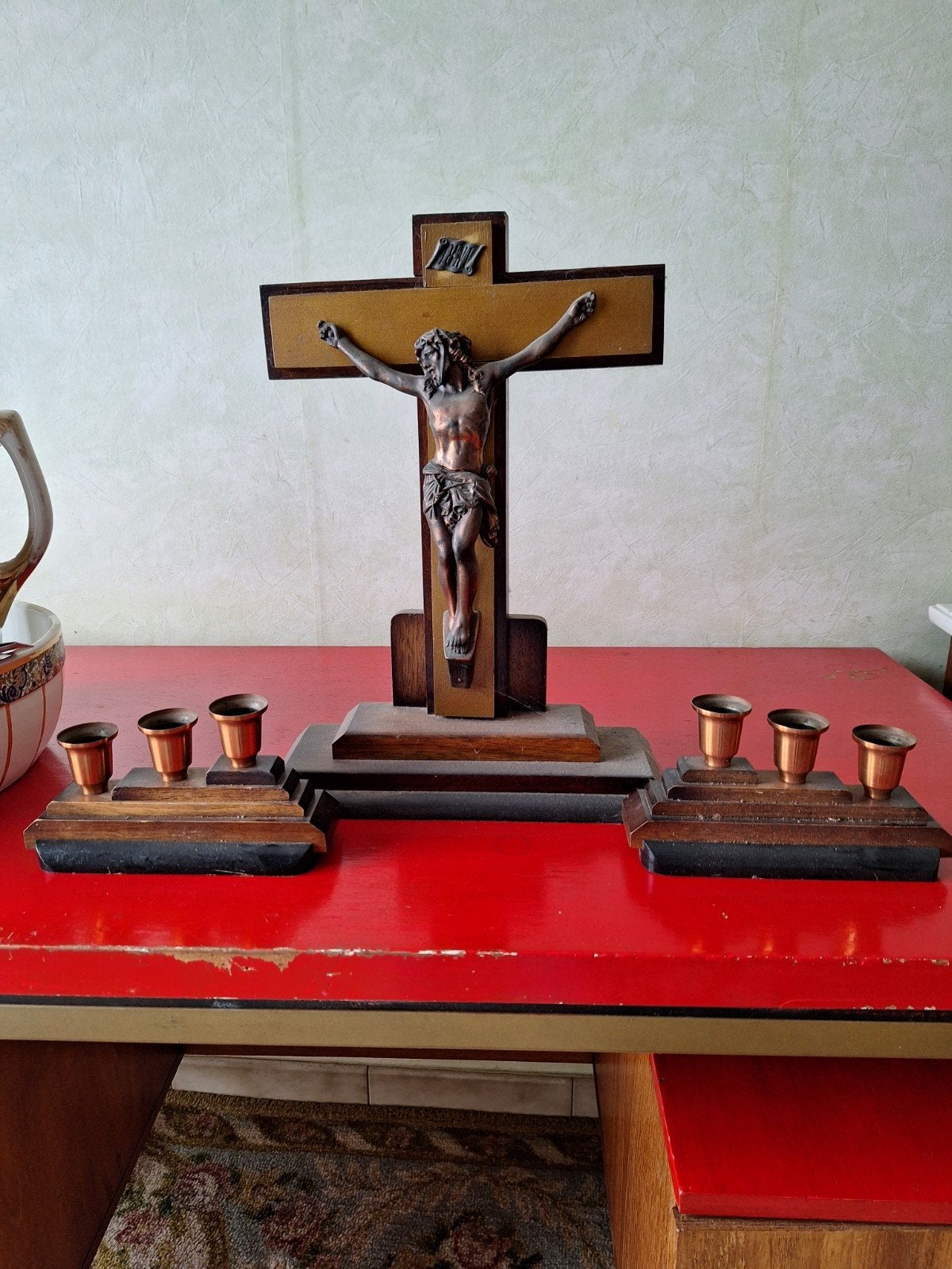 Art Deco houten kruisbeeld met bijhorende kandelaars, Antiek en Kunst, Ophalen