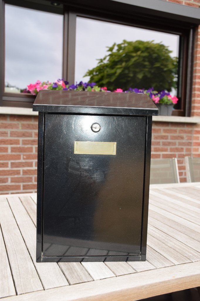 Brievenbus hangend, Tuin en Terras, Brievenbussen, Gebruikt, Wandbrievenbus, IJzer, Ophalen of Verzenden