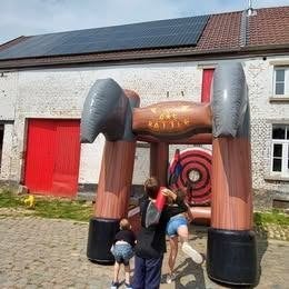 LOCATION: Fun Game: Lancer de Haches gonflable., Hobby & Loisirs créatifs, Articles de fête | Location, Enlèvement, Neuf