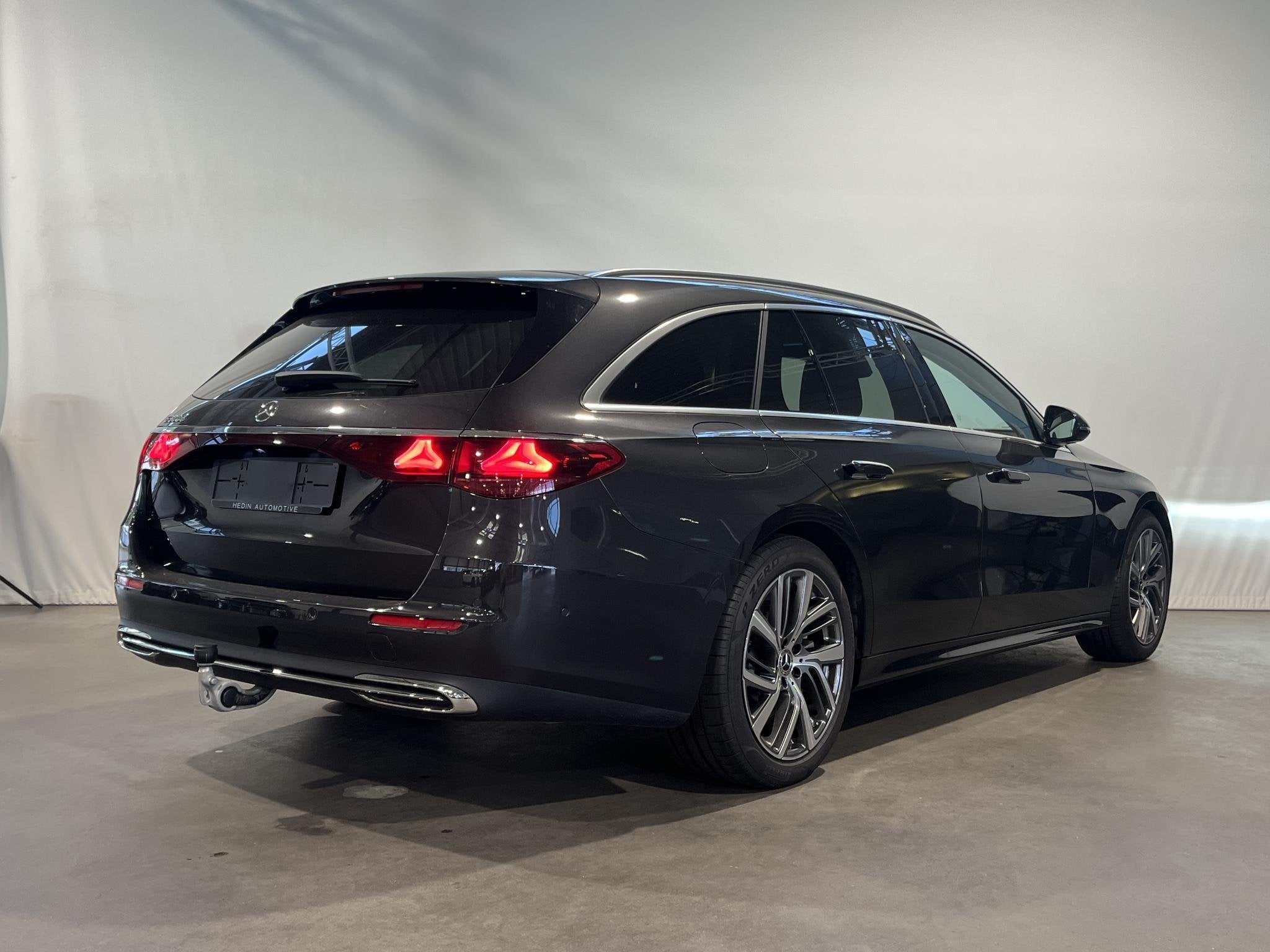Mercedes-Benz E-Klasse 300 E Break Luxury Line Trekhaak | Di, Auto's, Automaat, Gebruikt, https://public.car-pass.be/vhr/65c91464-017c-42ce-80c5-292e004ee17c
