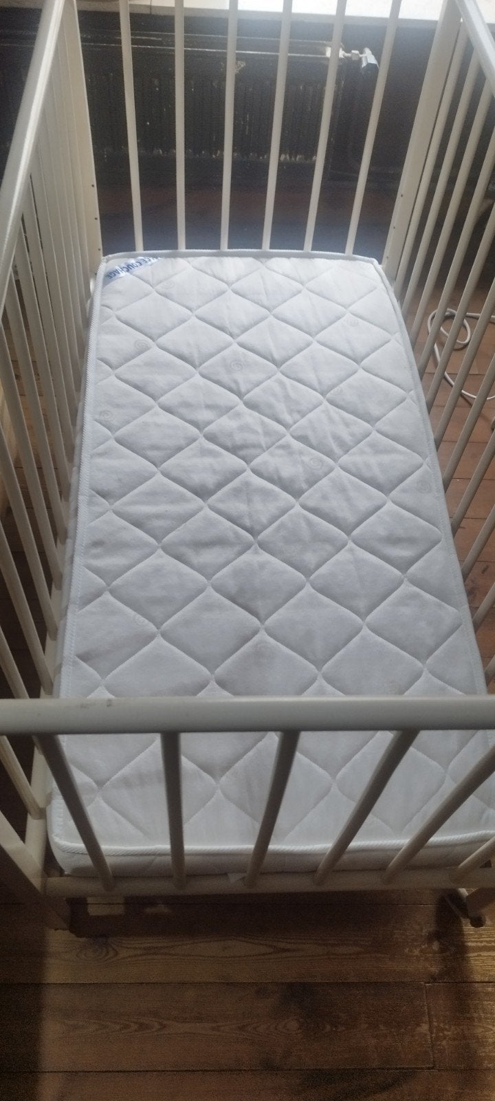 lit cage pour bébé avec matelas 40€, Enlèvement, Utilisé, Une personne