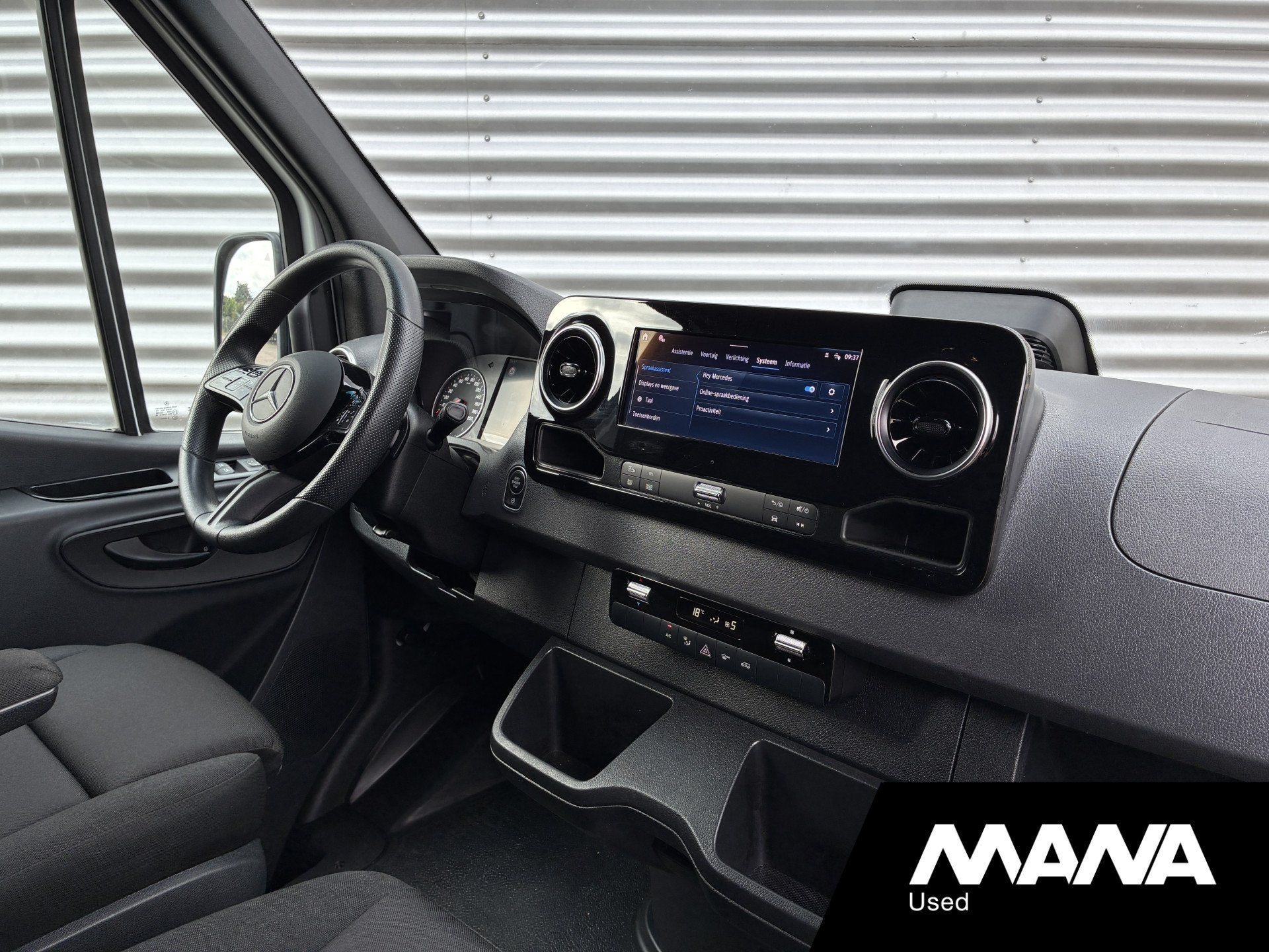 Mercedes-Benz Sprinter 317 1.9 CDI 170pk L2H2 RWD LED Faceli, Entreprise, Diesel, Automatique, Tissu