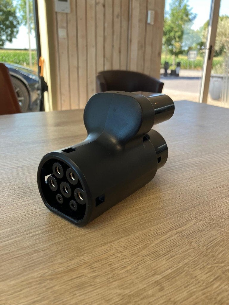 Originele Tesla CCS Combo II Adapter voor de Tesla Model X., Auto diversen, Laadpalen, Zo goed als nieuw, Ophalen