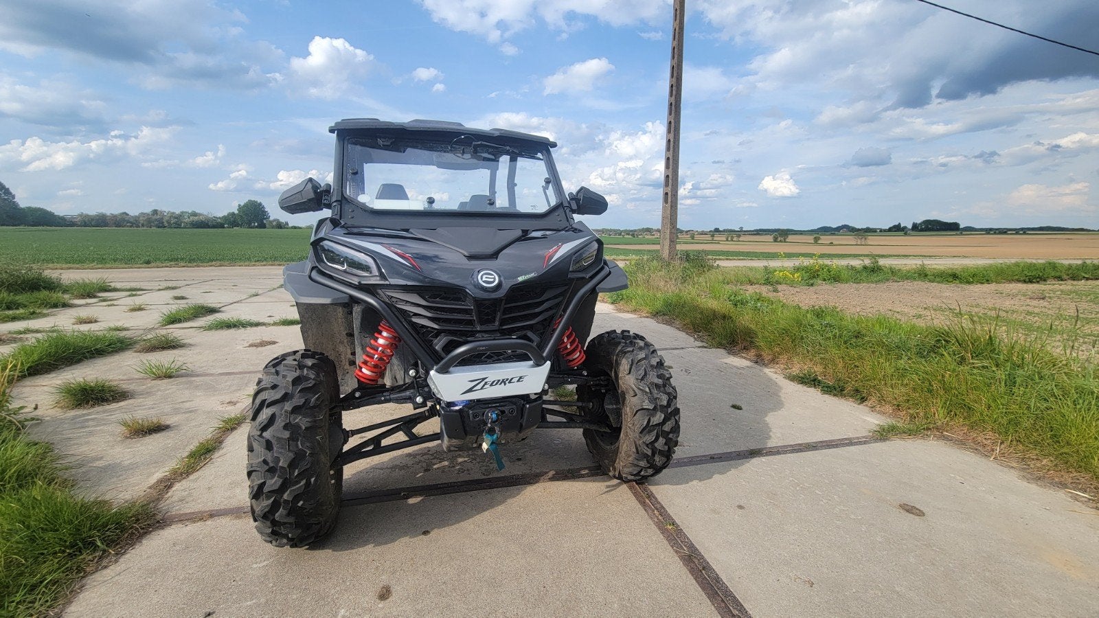Buggy Z force sport 950 4 places, Motos, 2 cylindres, 950 cm³