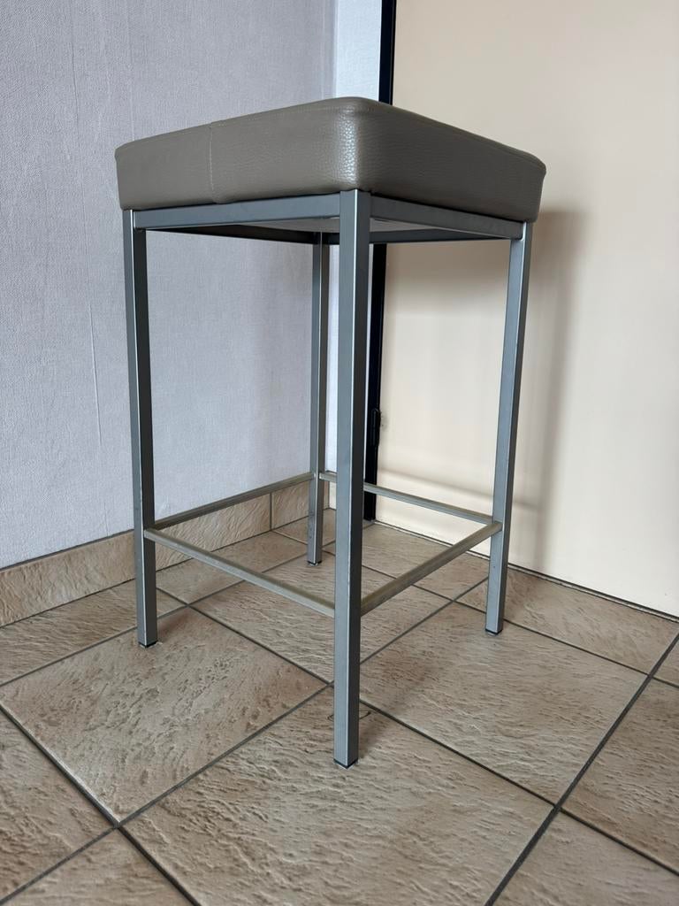 4 krukken met leder kussen, Enlèvement, Utilisé, Échantillon
