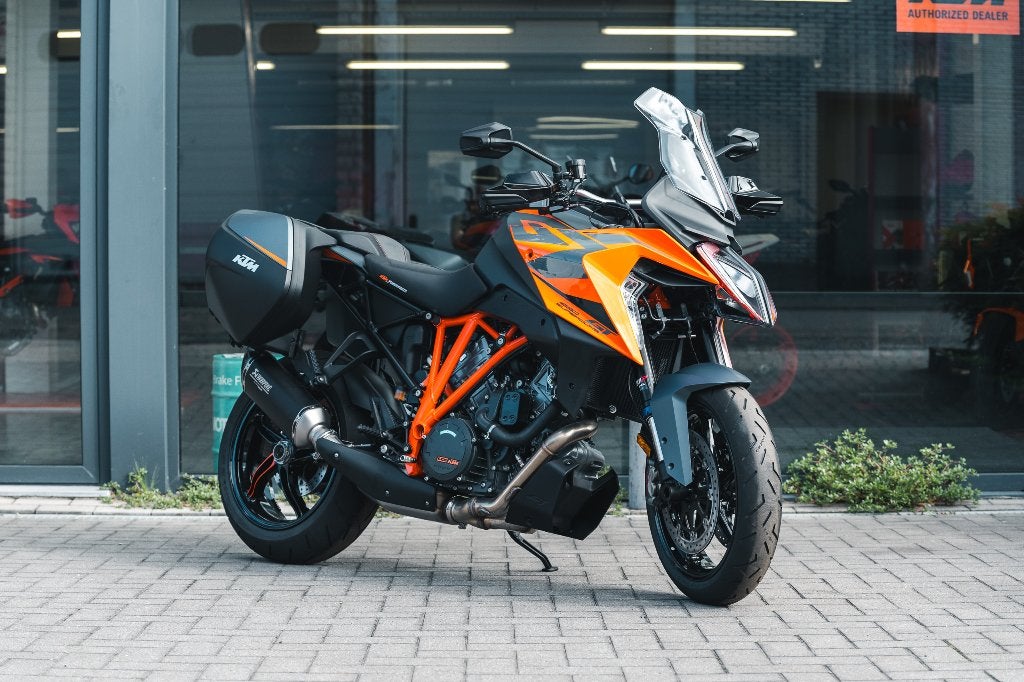 KTM 1290 SUPER DUKE GT 2024 AKRAPOVIC KOFFERS, Permis Moto A, Tourisme, Entreprise, Plus de 35 kW