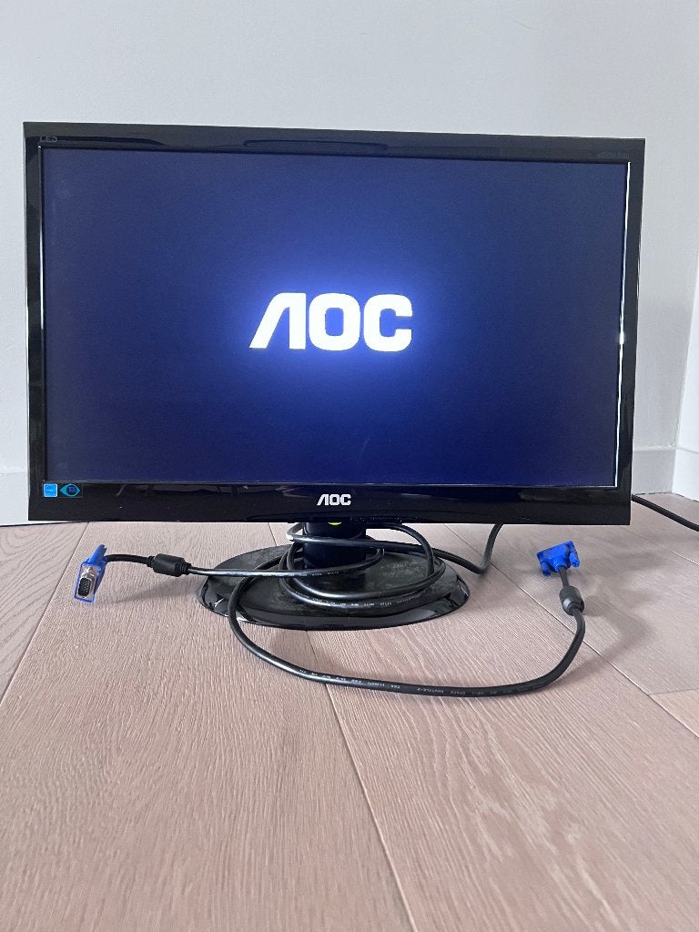 Moniteur LCD AOC 20 pouces (E2050SDAk) en bon état, Informatique & Logiciels, Moniteurs, Gaming, HD, Haut-parleurs intégrés, AOC