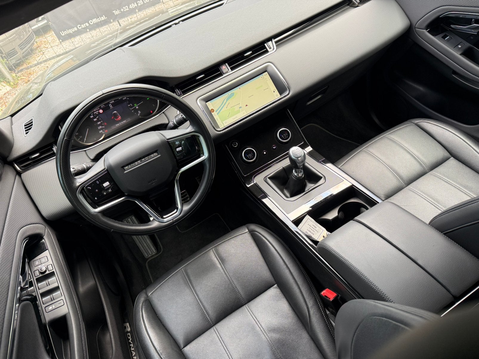 LR Evoque 2.0D 165 - Black R Dynamic - New Model 2022 BTWin, Auto's, Land Rover, Dealer onderhouden, Zwart, Bedrijf, SUV of Terreinwagen