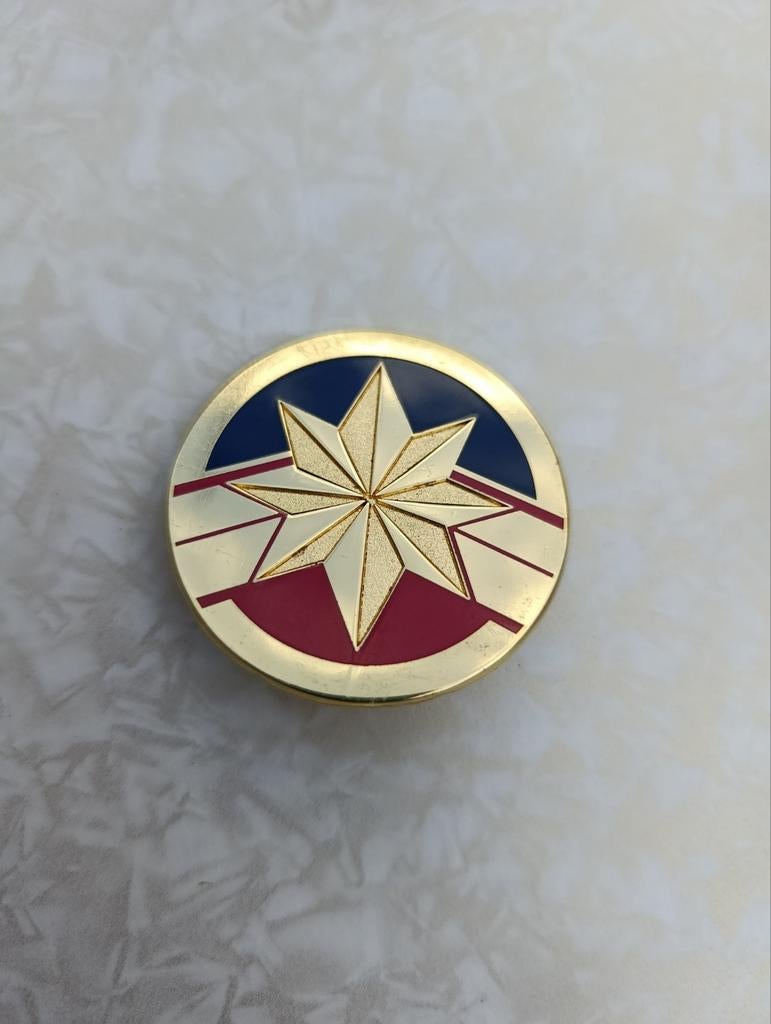 Pin's officiel Captain Marvel, Collections, Enlèvement