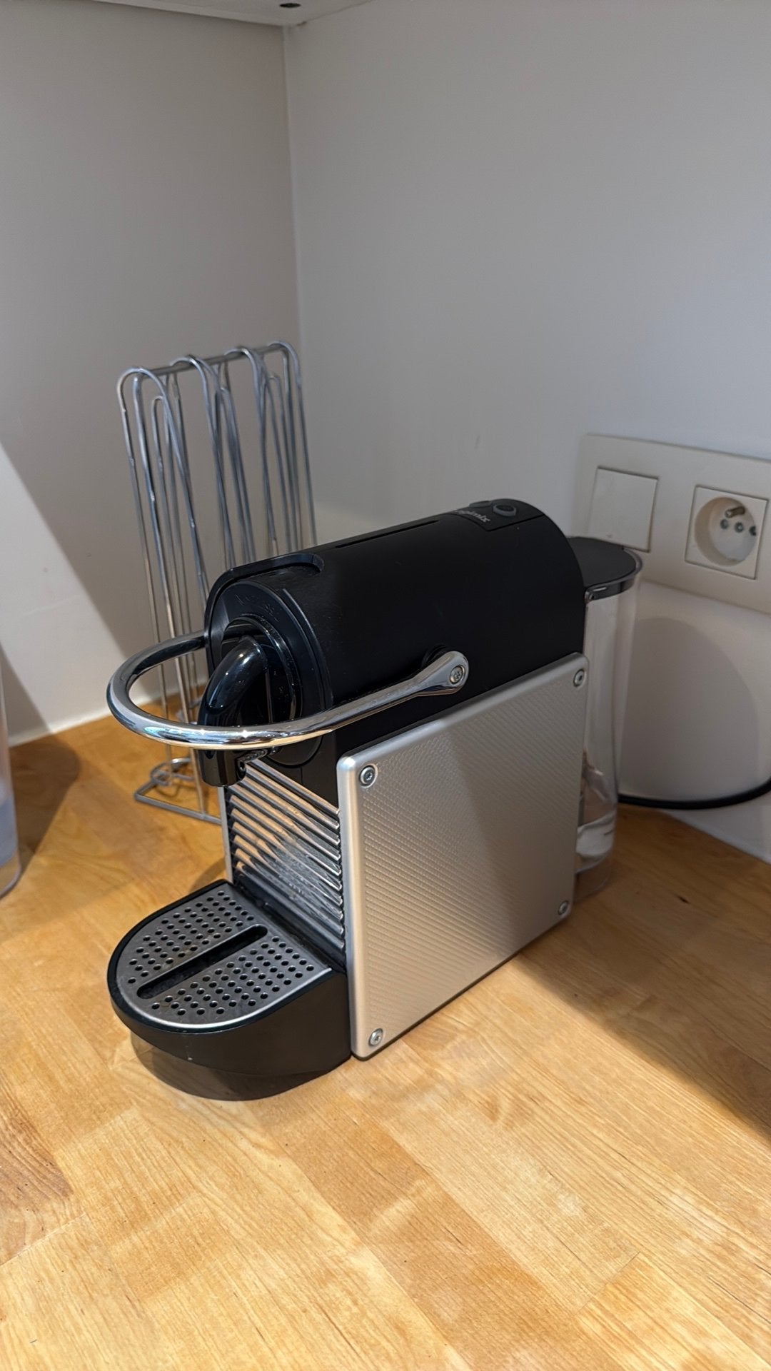 Machine à café, Electroménager, Machine à espresso, Réservoir d'eau amovible, Dosettes et capsules de café, Comme neuf