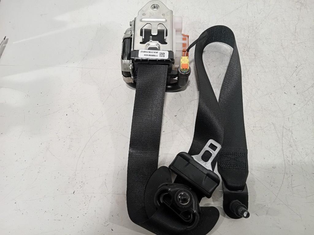 Veiligheidsgordel rechts voor Mercedes-Benz A-Klasse, Onderdelen@venauto.nl, Van der Ven Autorecycling B.V., Gebruikt, Ettenseweg 76, 4706 PB Roosendaal, The Netherlands