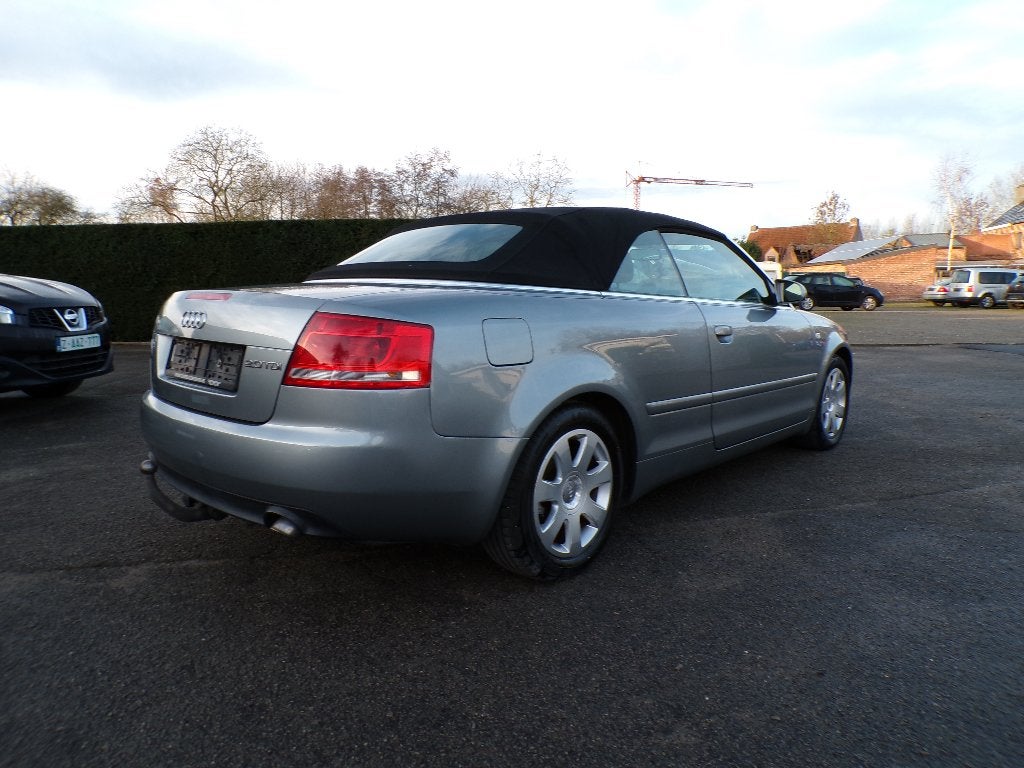Audi A4 2.0TDi Cabriolet/Leder/Navi, 4 zetels, Verwarmde buitenspiegels, Zwart, 4 cilinders