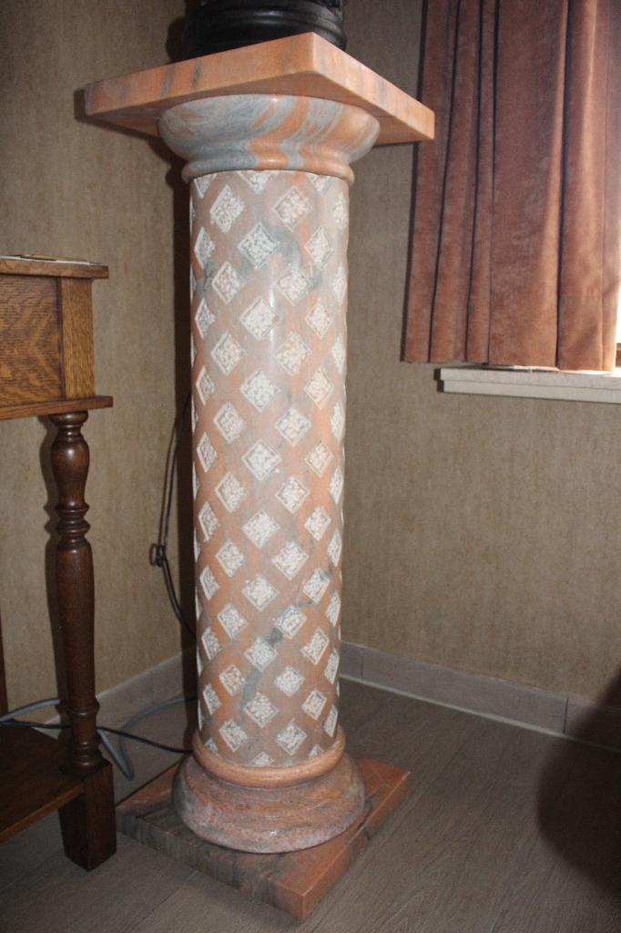 Aspur roze marmeren zuil, Huis en Inrichting, Woonaccessoires | Zuilen en Pilaren, Ophalen, Gebruikt