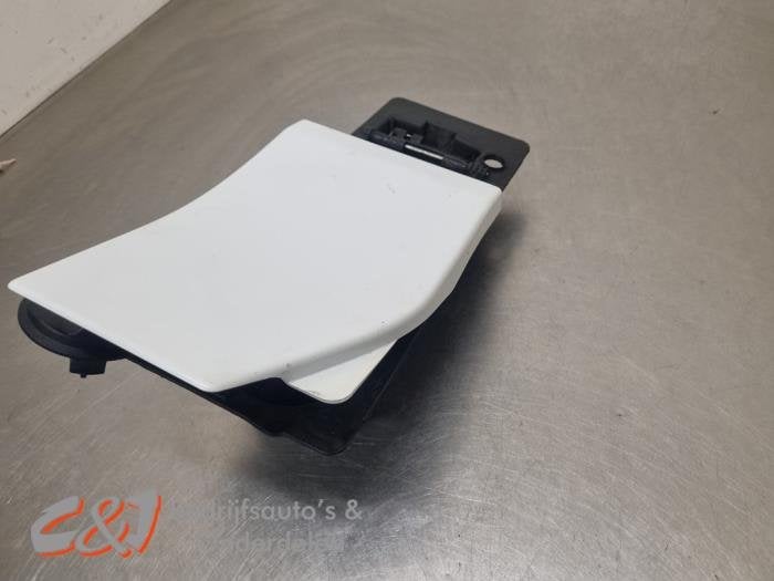 Tank Klep van een Opel Vivaro, Gebruikt, -, -, Opel