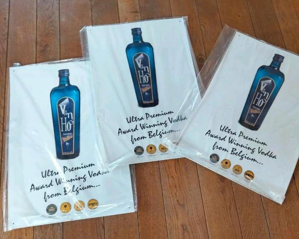 Van Hoo vodka réclame en métal (neuve toujours emballé).