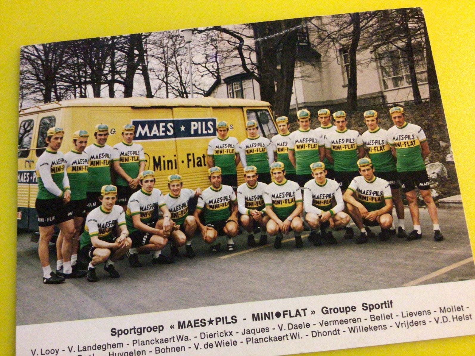 wielerkaart 1977 team mini flat maes pils groene leeuw, Envoi, Comme neuf
