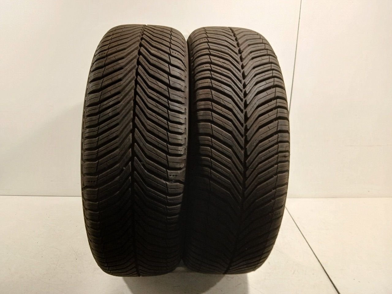 Bandenset 2 stuks 4-Seizoenen 235 65 R17, Auto-onderdelen, Banden en Velgen, Onderdelen@venauto.nl, Van der Ven Autorecycling B.V.