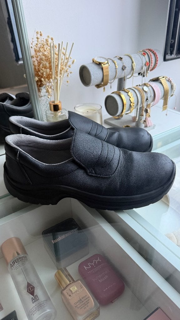Chaussures de sécurité/travail antidérapantes 45, Enlèvement ou Envoi, Chaussures de travail, Porté, Noir